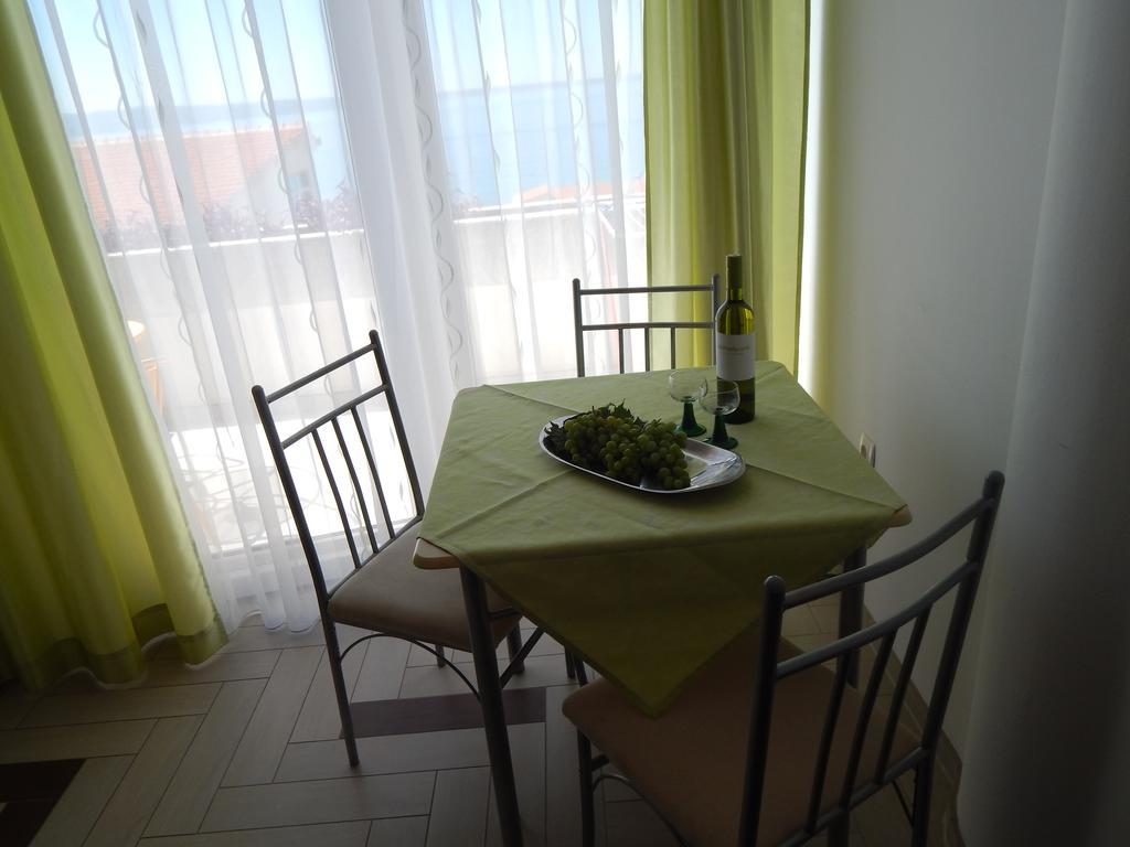 Apartment Sofija Podstrana